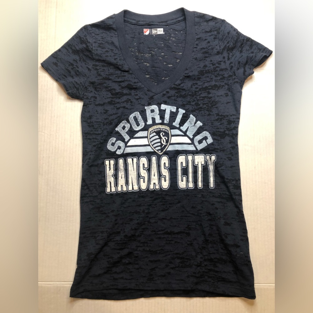 MLS New Era Sporting Kansas City Women’s Blue Burnout V-Neck Tee Size Small